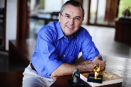 Fundação Cultural e Arquivo Público recebem escritor de best-seller Laurentino Gomes
