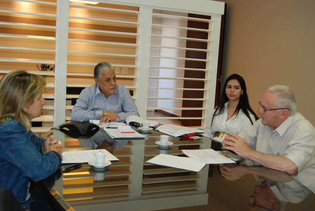 Prefeito reúne-se com secretarias de Saúde, Desenvolvimento Social e Esporte e Lazer