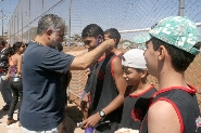 Prefeitura inaugura campo de futebol com pista de atletismo no Pacaembu