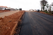 Primeiro trecho da Avenida Interbairros é asfaltado. Foto: Enerson Cleiton